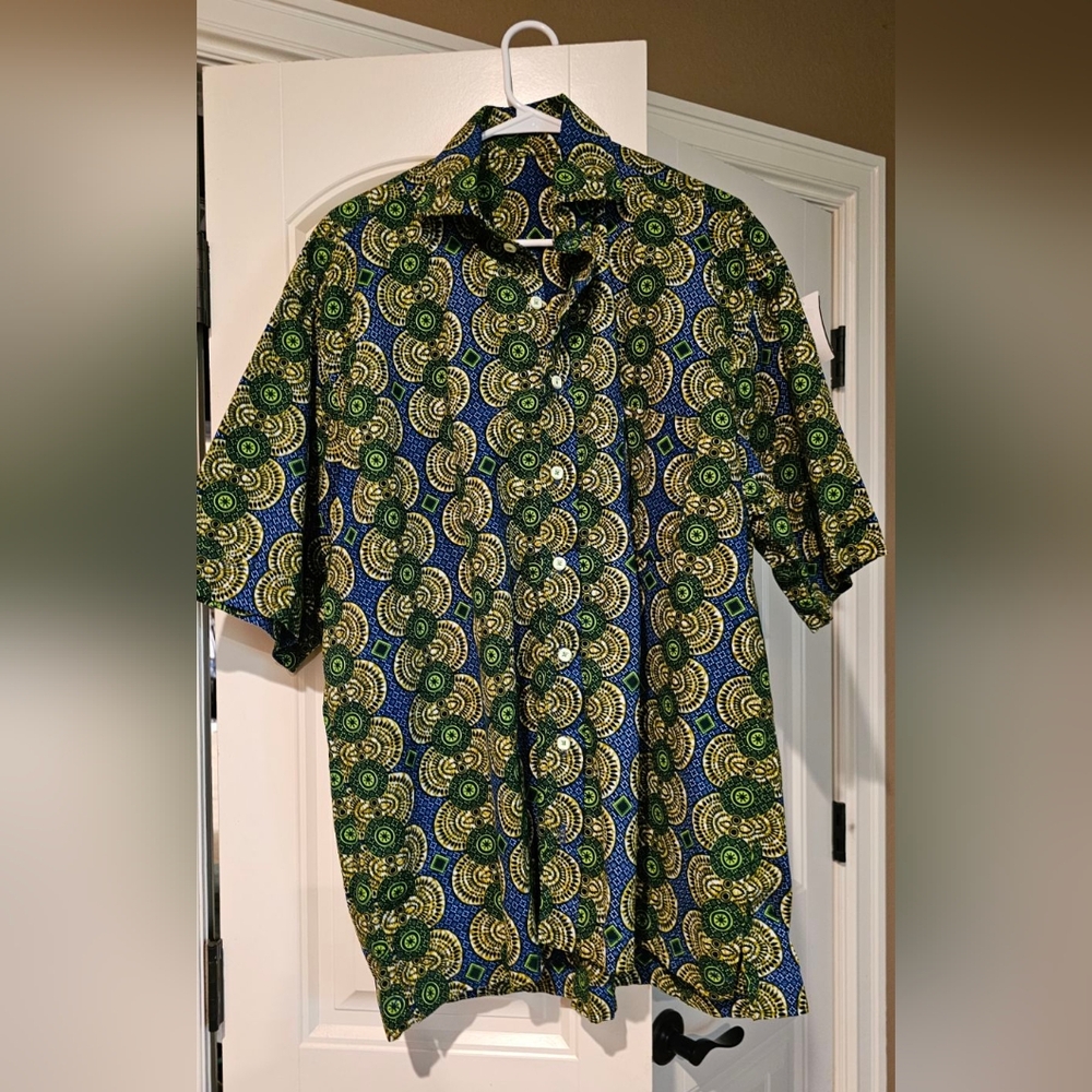 Men's button shirt